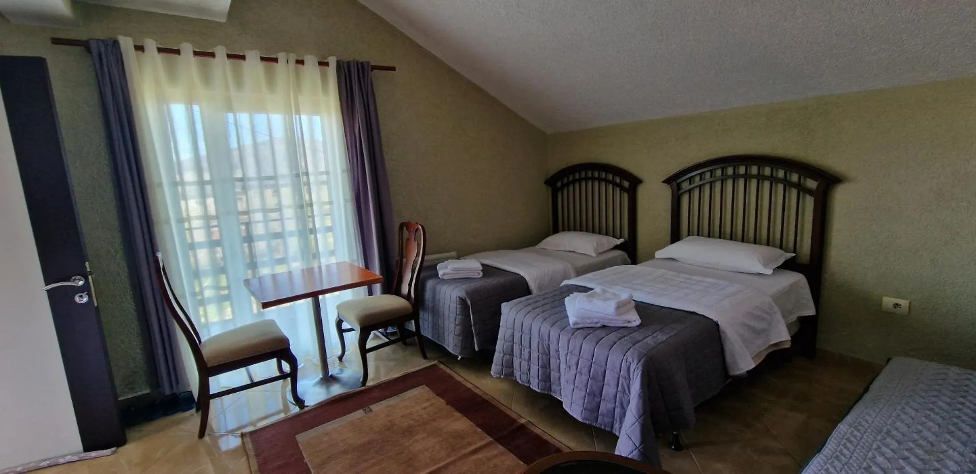 Apartman Sunrise Lindita Puka